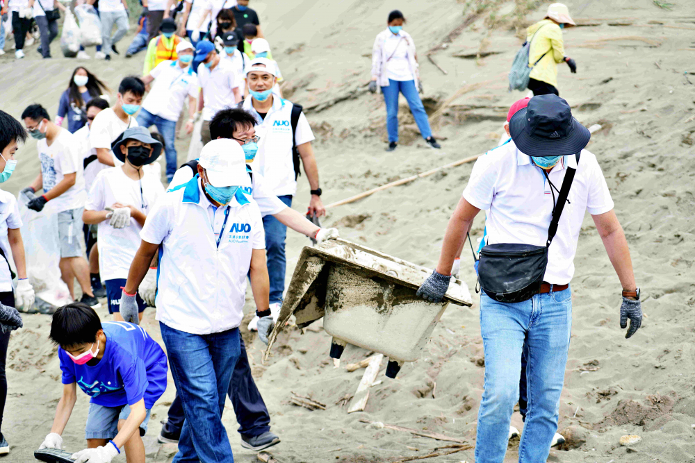 友達(dá)永續(xù)基金會(huì)2022 Ocean Party活動(dòng)，與桃園市政府環(huán)保局、海湧工作室、觀音樹(shù)林里社區(qū)多方合作，一同手護(hù)臺(tái)灣藍(lán)色海岸