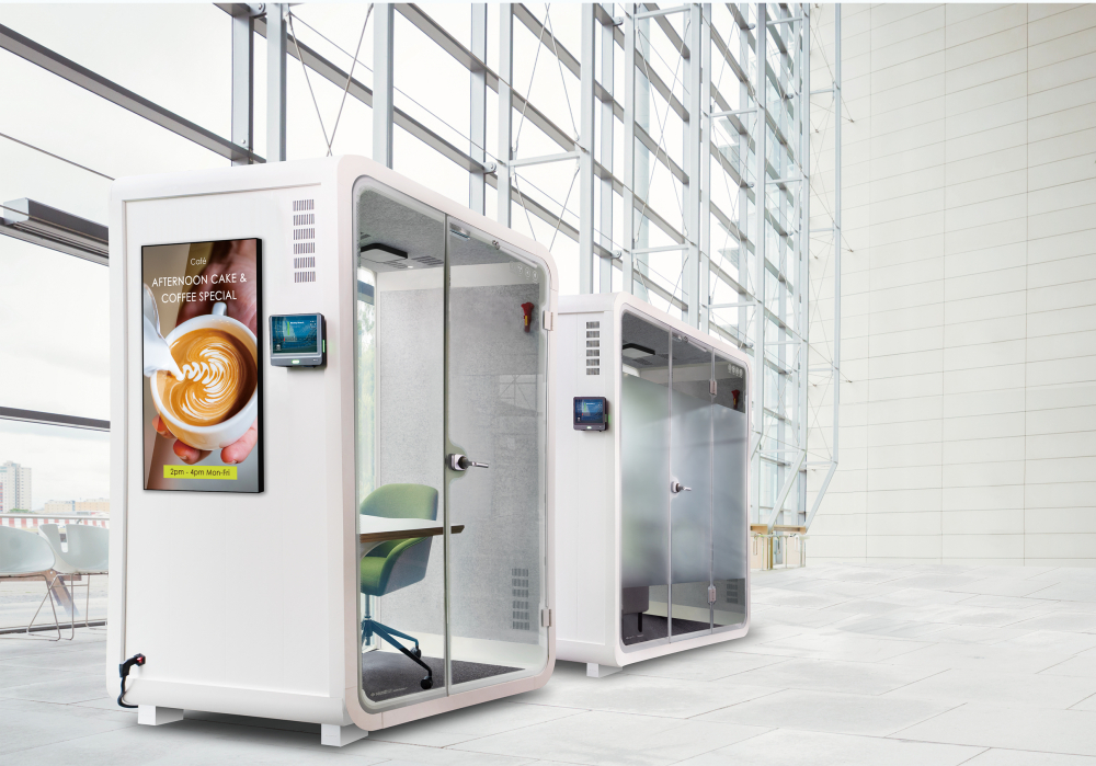 申博太陽(yáng)城子公司達(dá)擎之智慧行動(dòng)辦公艙，采用PDLC智能調(diào)光玻璃設(shè)計(jì)，透過(guò)通電與斷電的電流切換，呈現(xiàn)透明與霧面效果，具節(jié)能降耗特性并兼顧隱私，確保信息安全