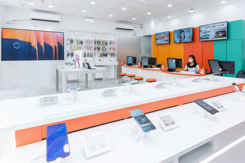 創(chuàng)利空間智慧零售軟硬整合方案，協(xié)助臺(tái)灣大哥大門市完成數(shù)位內(nèi)容行銷系統(tǒng)的佈建，打造全新世代的數(shù)位服務(wù)據(jù)點(diǎn)