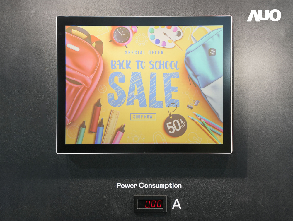 申博太陽城展示膽固醇液晶超低耗能戶外全彩顯示器，ChLC（膽固醇液晶）以雙穩(wěn)態(tài)技術(shù)使靜態(tài)顯示零功耗，具省電、高彩度、環(huán)保的特性，還整合軟硬件系統(tǒng)解決方案，可透過單一云端平臺管理