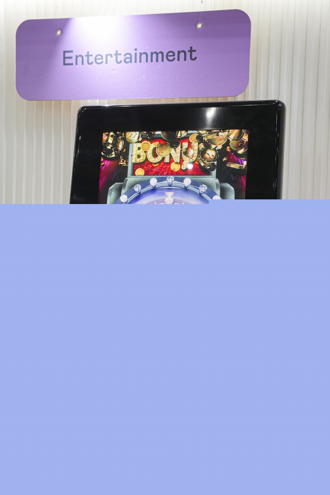 友達30吋真實立體效果顯示器，採用上層Micro LED和下層先進抗反光技術(shù)A.R.T.（Advanced Reflectionless Technology）LCD顯示技術(shù)整合，引領(lǐng)3D顯示技術(shù)革新浪潮