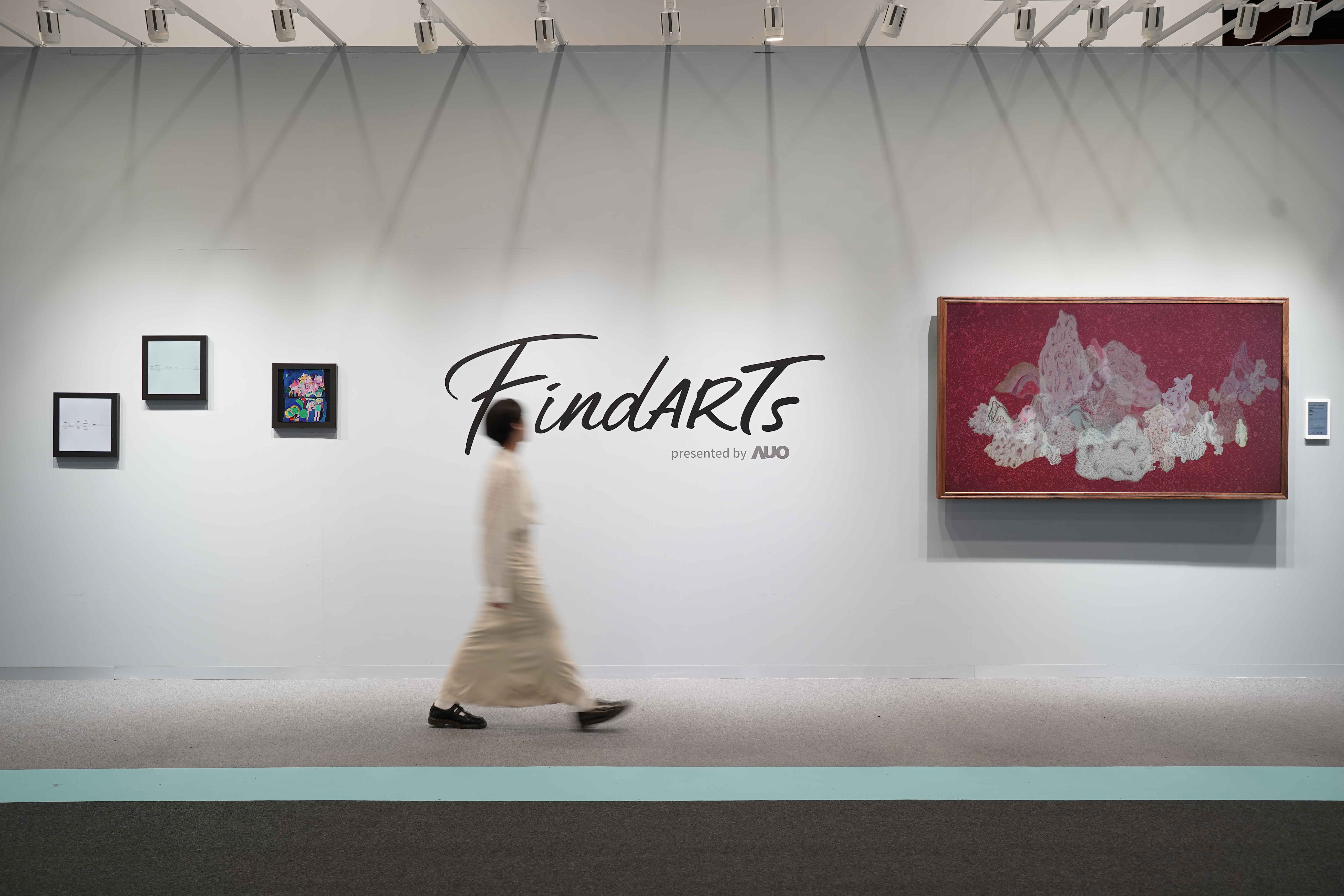 友達FindARTs致力推動數(shù)位藝術(shù)的多元解決方案，並極積探索科技與藝術(shù)的深度融合，將於ART TAIPEI 2024結(jié)合臺灣畫廊、生態(tài)圈及當代藝術(shù)家，將生成式藝術(shù)和NFT虛擬作品化作具體的實體呈現(xiàn)，揭開數(shù)位藝術(shù)領(lǐng)域的創(chuàng)新應(yīng)用