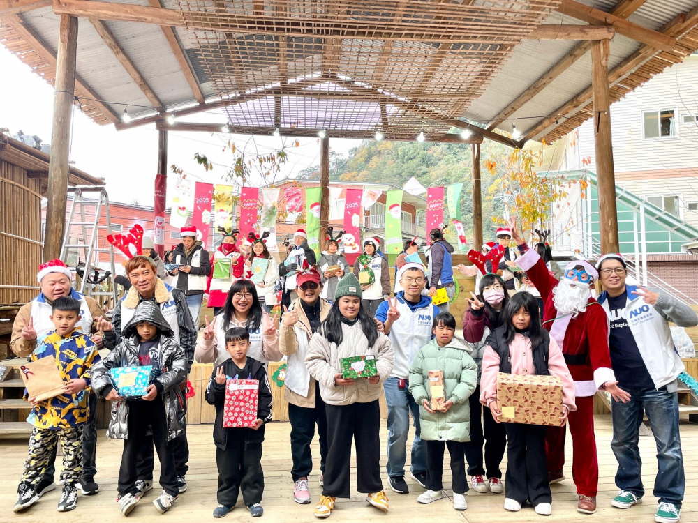 友達永續(xù)基金會號召「圓夢計畫」行動連續(xù)23年 ，由同仁凝聚內(nèi)部愛心與資源送往偏鄉(xiāng) ，累積為逾萬名兒童圓夢，實踐友達共創(chuàng)共好的永續(xù)精神 。