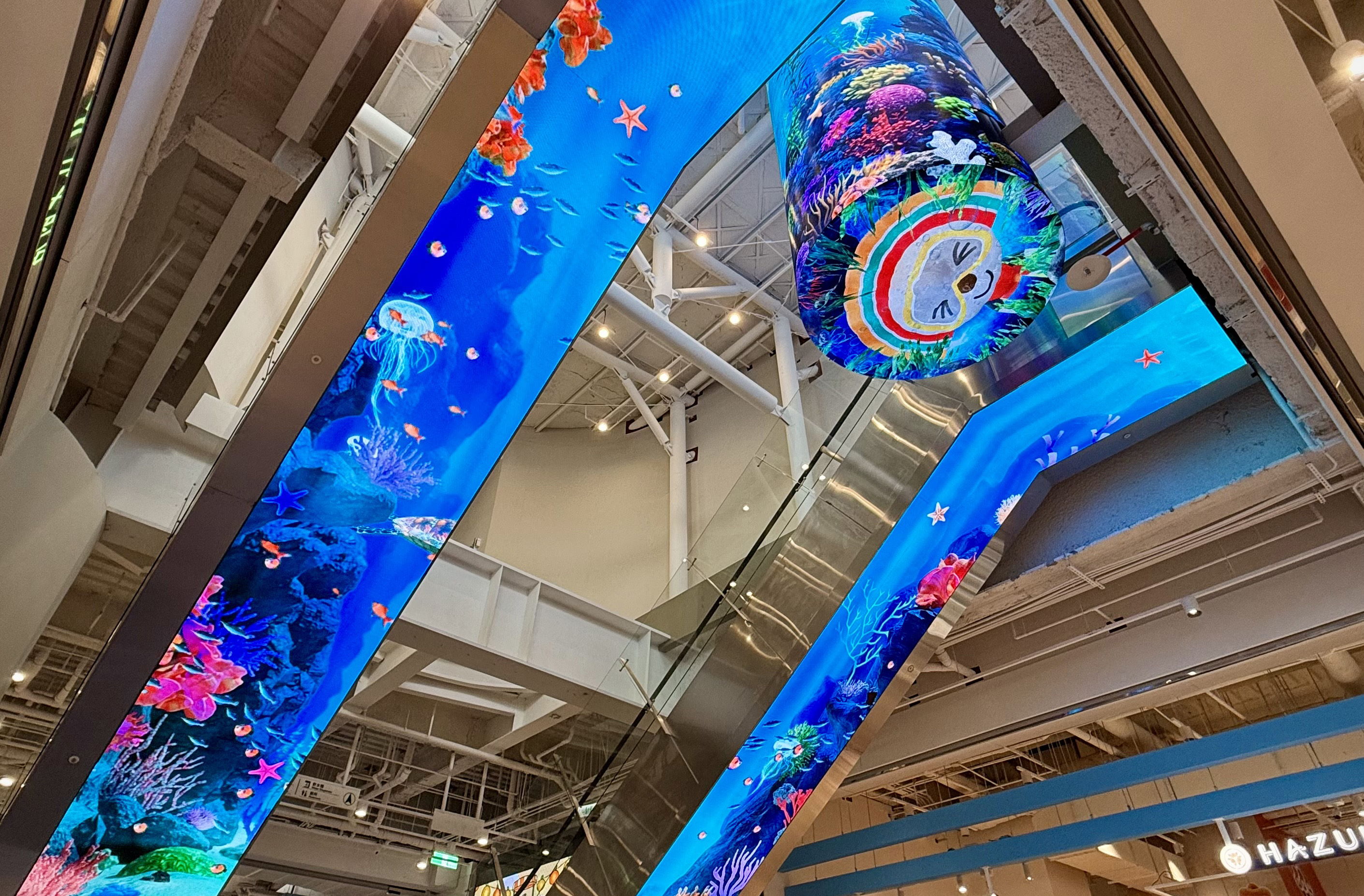 達擎與傑可達整合先進顯示技術與軟硬體應用服務，提供一系列大型LED顯示解決方案，為全新改裝開幕的「清水服務區(qū)」佈局嶄新視覺體驗。